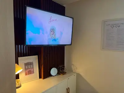 Gallery image of Taylor Swift - inspired Staycation in Azure in Manila