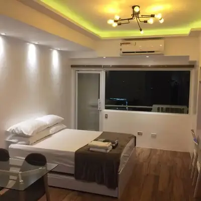 Cozy35sqm w parking balcony Wifi/Netflix near Mall