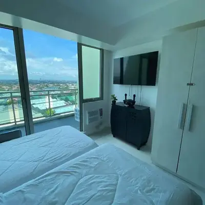 Uno Staycation