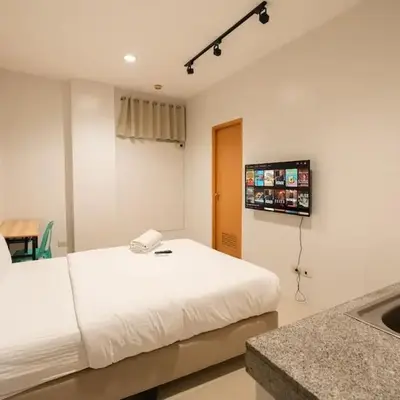 JP Santiago Studio Makati J302