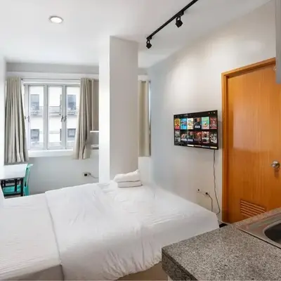 JP Santiago Studio Makati J307