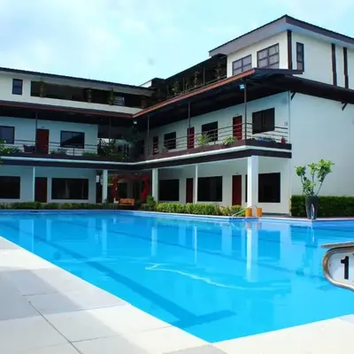 MaClare Resort