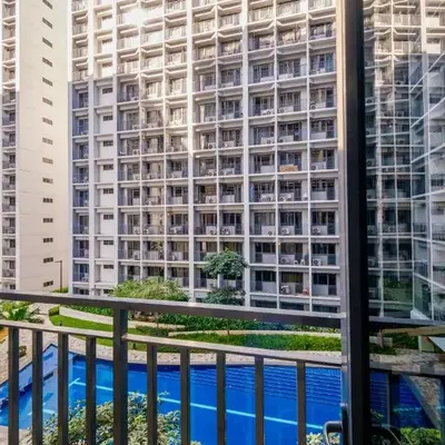 MALL OF ASIA Condo with Balcony Facing Pool @ Shore2