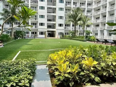 Gallery image of Da Residence-1BR in MOA w/ direct pool access in Manila