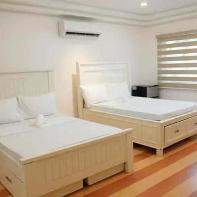 Makati Altean Apartment (Leonora Room)