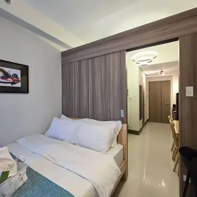 1BR Condotel with Balcony at FAME Residences #FM33