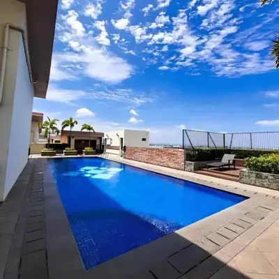 Bright & Airy Studio near Venice Mall with Pool