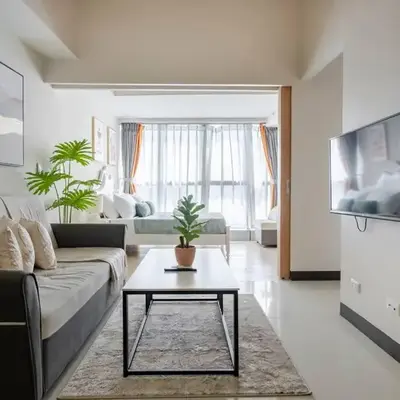 BGC Skyline 2BR Suite with Parking in Uptown BGC