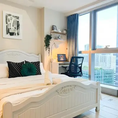 Upscale BGC Stay Near Mitsukoshi #upt130g