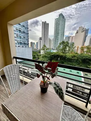Gallery image of One Bedroom with Balcony by Christine Suites PH in Greenbelt Radisson in Manila