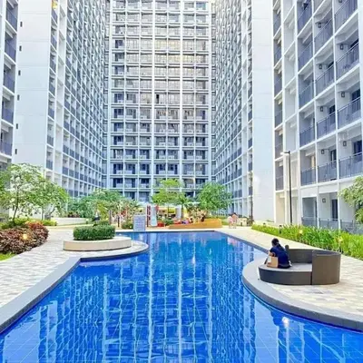 E & R Staycation Condotel near Mall of Asia
