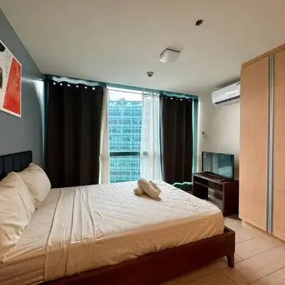 Cozi Chic 1br Condo beside One uptown Mall BGC