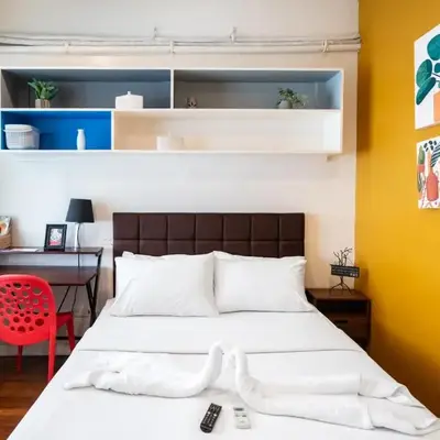 Homey and Cozey Poblacion Makati S09