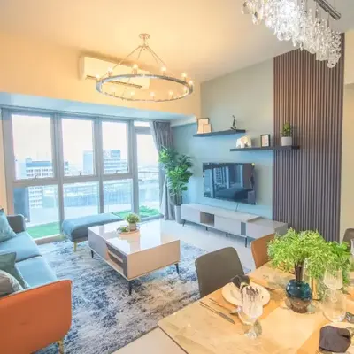 Luxury 120sqm suite Uptown BGC with spectacular balcony view