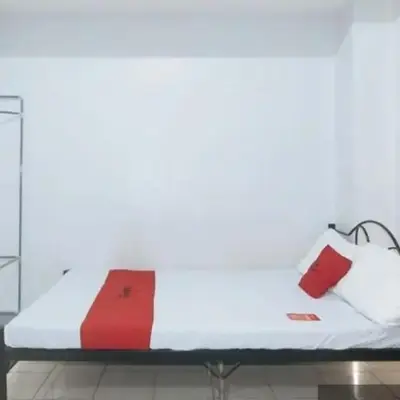 Marco's Economy Room For Rent near NAIA
