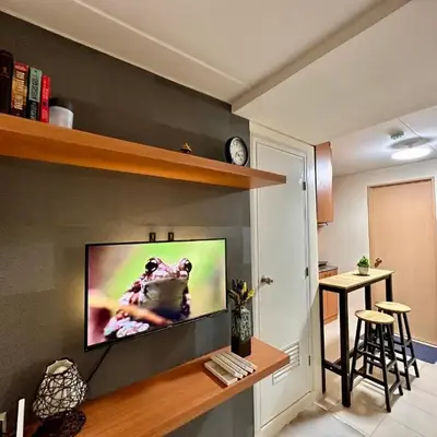 VR Homes Ortigas - 2BR Condo with Free WiFi & Netflix