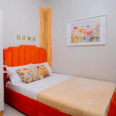 Oranje Suite Near Naia Terminal
