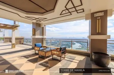 a rendering of a living room with a view at \u9a6c\u5c3c\u62c9\u6e7e\u4e09\u623f\u516c\u5bd3 in Manila