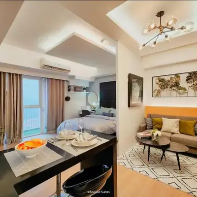One Bedroom Unit with Venice Canal View