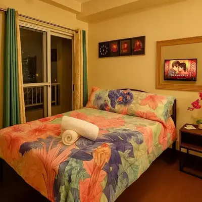 La Verti Residences Unit 1420 I Skyline Views & Luxe Stay Near MOA