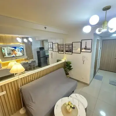 One Bedroom Apartment near MOA