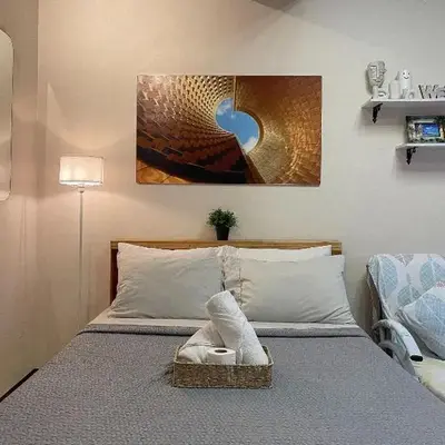 NAIA Terminal 3 Condo Newport with WIFI Netflix Pool