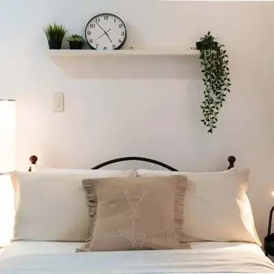 Comfy Greenbelt Suite - Fiber Wifi & Free Pool