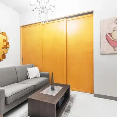 Stylish condo in BGC near Uptown mall and St Lukes