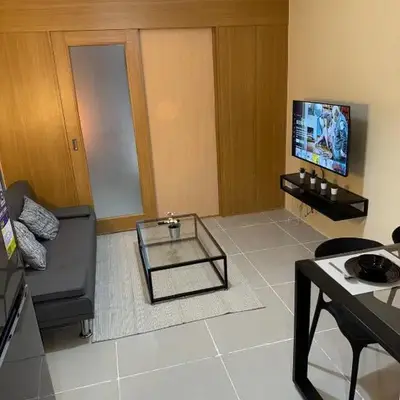 Spacious pool view at Mall of Asia 100mb Netflix