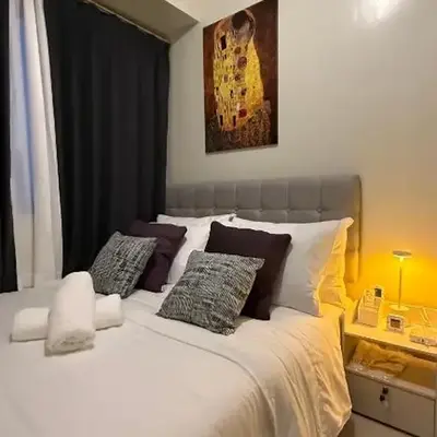 Modern 1-BR Retreat with Pool