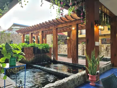 Gallery image of Koi Empire Bed and Breakfast in Santa Rosa