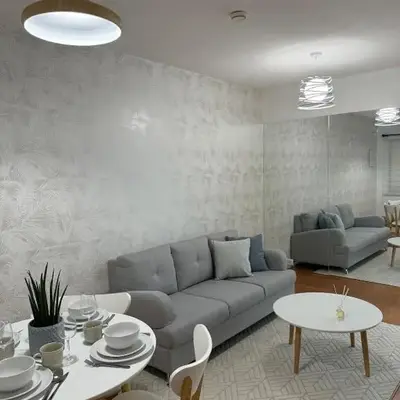 Modern Minimalist Luxe Retreat 2 Bedroom with parking