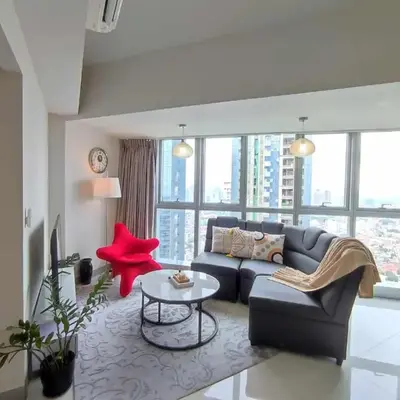 Uptown Parksuites Upscale Spacious Cor Unit Balcony and Views