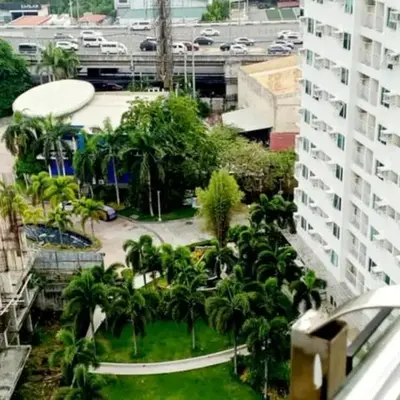 Alabang Staycation By Renz