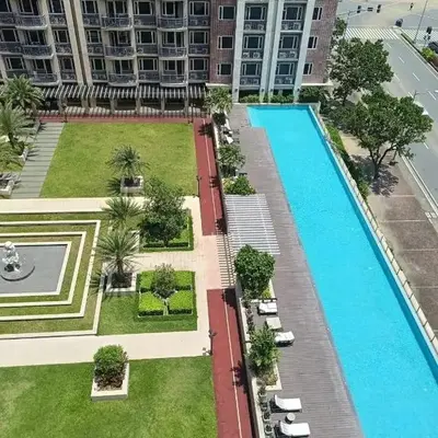 WP1102 Facing pool view near MOA