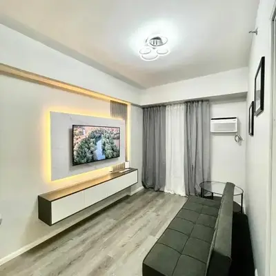 Nyli Minimalist Suite