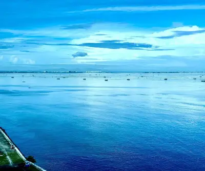 a view of a large body of water at Modern 1Bedroom Direct ManilaBay SeaView Okada Airport Spacious in Manila