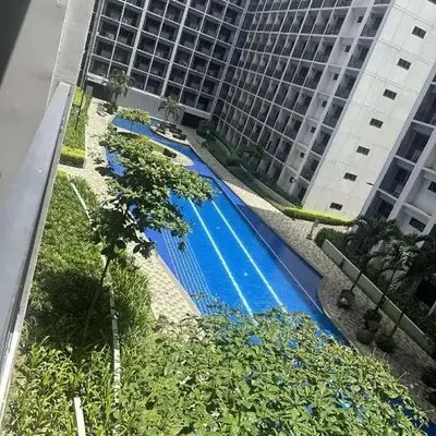 Don Comz Staycation