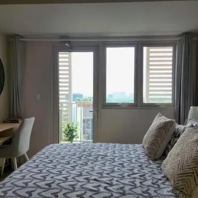Your Stylish City Escape in Park Mckinley West with Breathtaking Views
