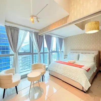 Uptown Parksuites Tower 1