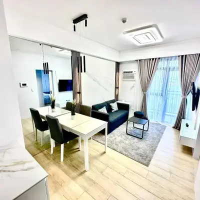Stylish Luxe Apt in Gentry Manor