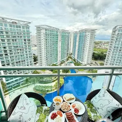 Azure Urban Resort Residences by Amóre Suites