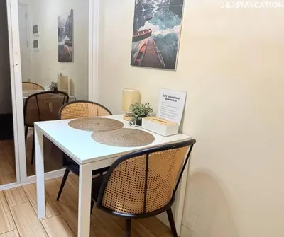 Gallery image of Cozy Condo in Holland Park Southwoods With Pool in Biñan