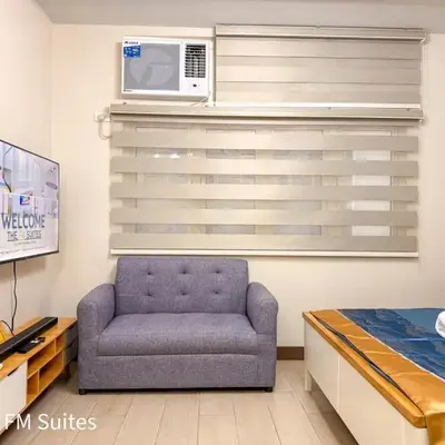 Cozy and Spacious Fast WiFi FREE Access Pool and Gym