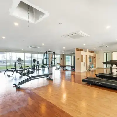High-Floor Stay near Okada