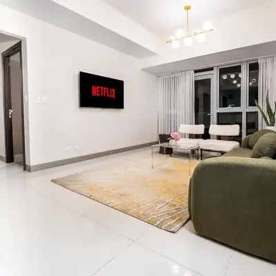 Modern 2-Bedroom BGC Condo by Uptown Mall