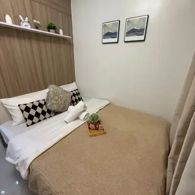 Thrifty Comfy Luxe Stays