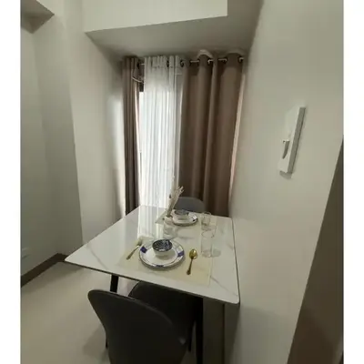 Staycay at SRESIDENCES