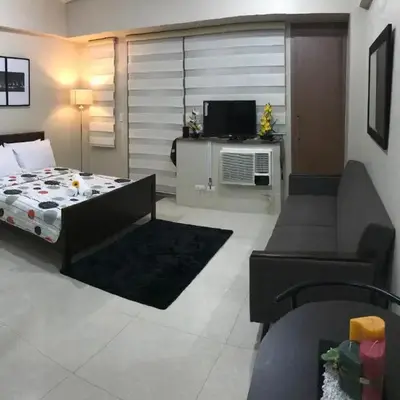 One Palm Tree Apartments
