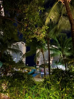 a view of the resort from the garden at AZURE URBAN RESORT RESIDENCE R&C - Parañaque in Manila